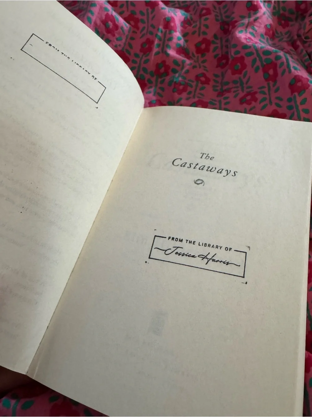 The Castaways by Elin Hilderbrand - Paperback Novel ISBN: 9780316043908